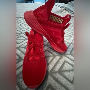 Women’s Red Puma size 6.5